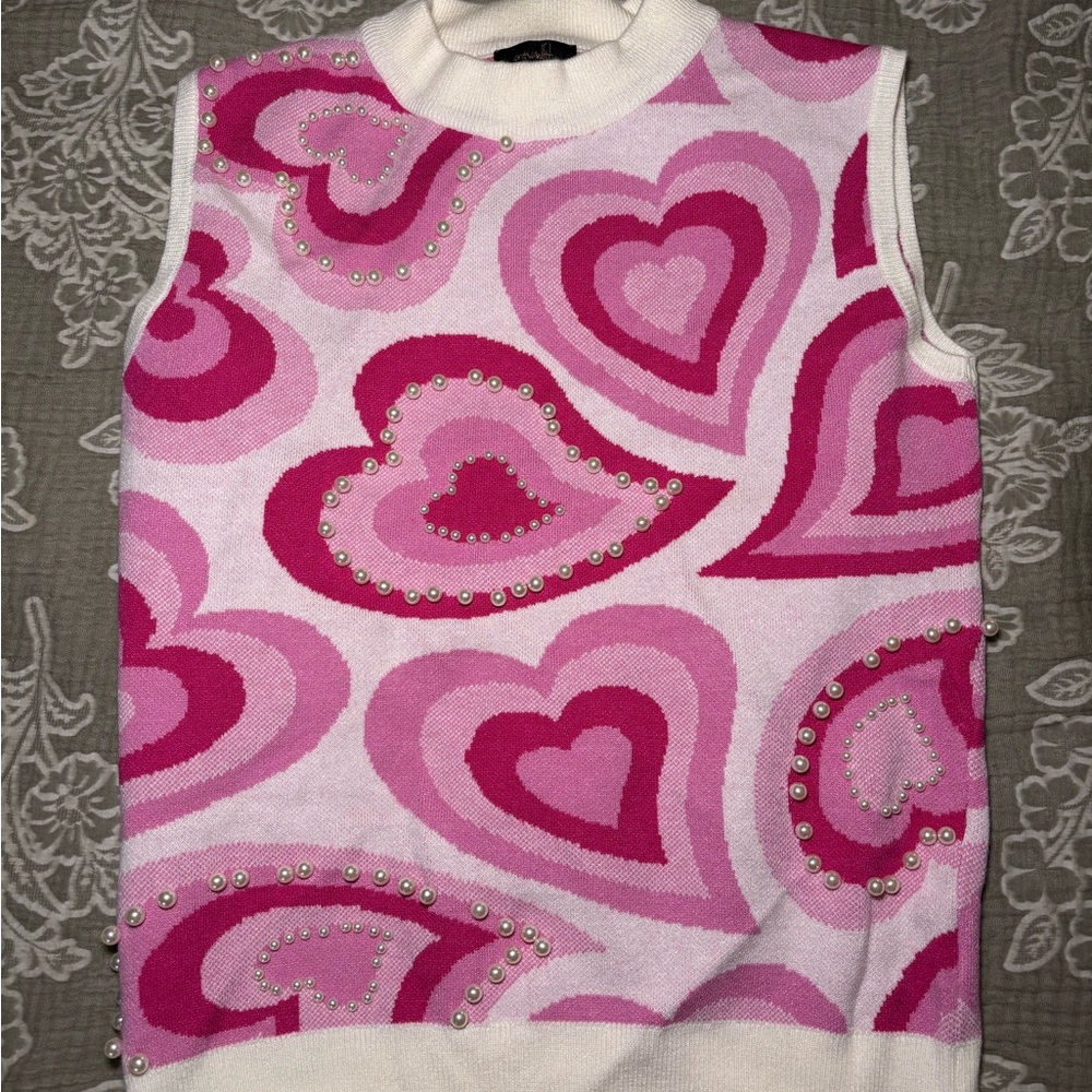 Pink Heart Patterned Sleeveless Top